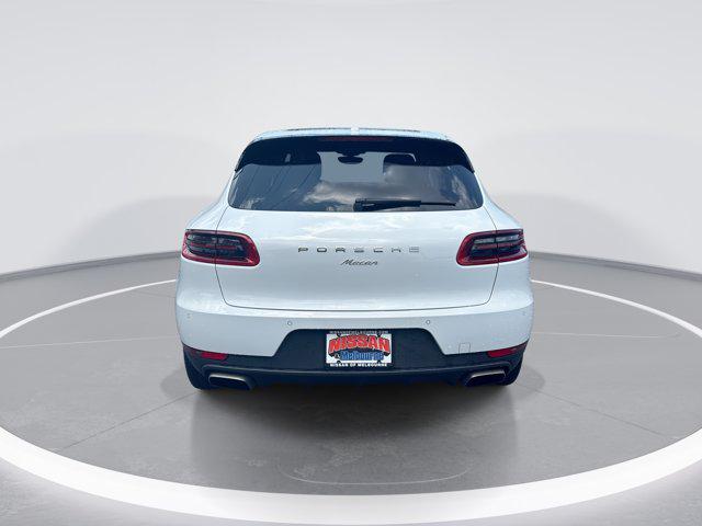 2017 Porsche Macan Base