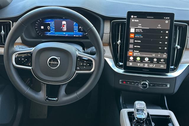 2026 Volvo XC90 Plus, B6 AWD Gas mild hybrid, Gasoline, Bright, 7 Seats