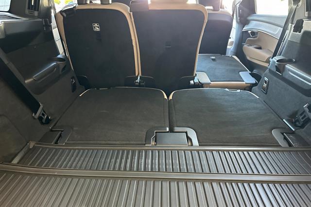 2026 Volvo XC90 Plus, B6 AWD Gas mild hybrid, Gasoline, Bright, 7 Seats