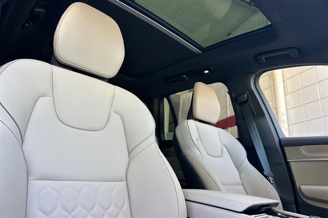 2026 Volvo XC90 Plus, B6 AWD Gas mild hybrid, Gasoline, Bright, 7 Seats