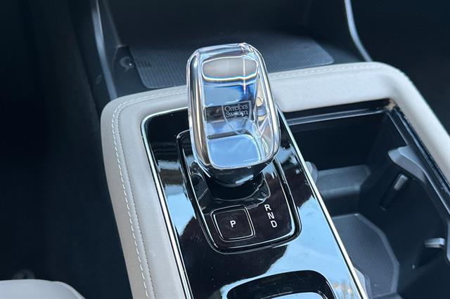 2026 Volvo XC90 Plus, B6 AWD Gas mild hybrid, Gasoline, Bright, 7 Seats