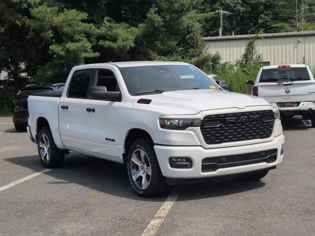 2025 Ram 1500 Tradesman Crew Cab 4x4 57 Box