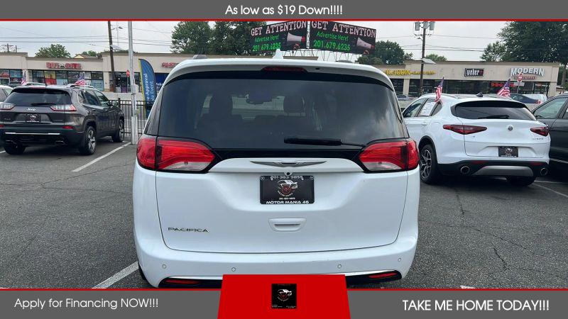 2017 Chrysler Pacifica Touring-L