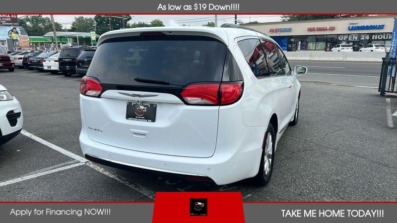 2017 Chrysler Pacifica Touring-L