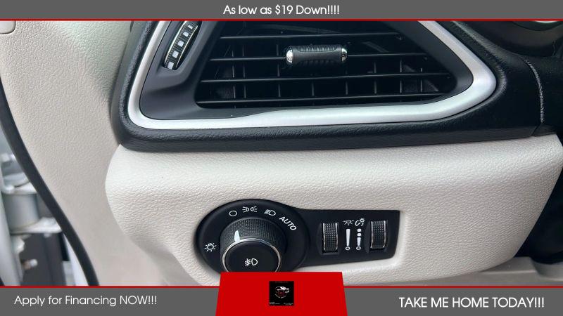 2017 Chrysler Pacifica Touring-L