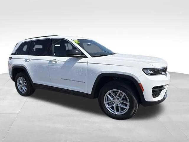 2026 Jeep Grand Cherokee GRAND CHEROKEE LAREDO 4X4