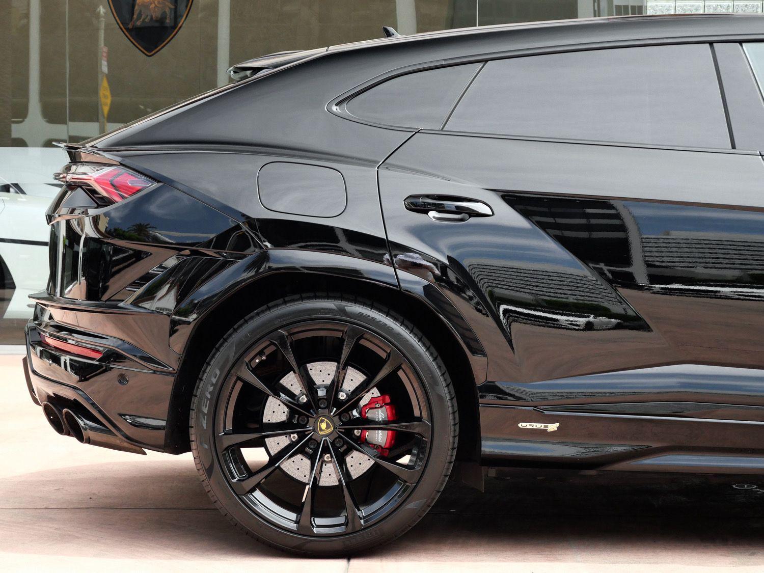 2024 Lamborghini Urus S - Photo 11