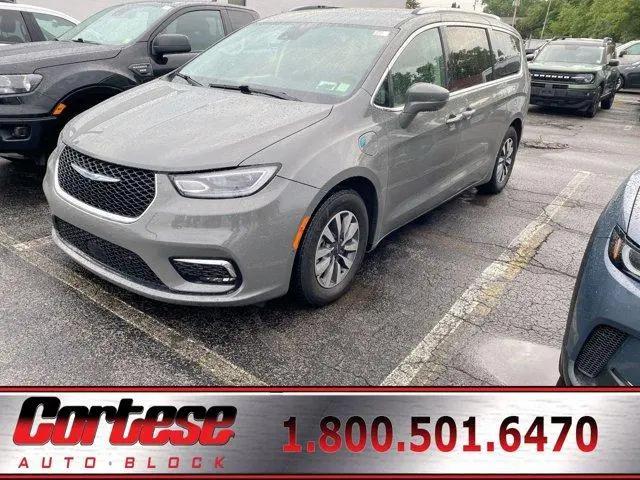 2021 Chrysler Pacifica Hybrid Touring L for sale in Rochester, NY