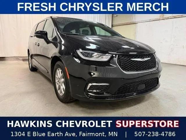 2025 Chrysler Pacifica Select for sale in Fairmont, MN