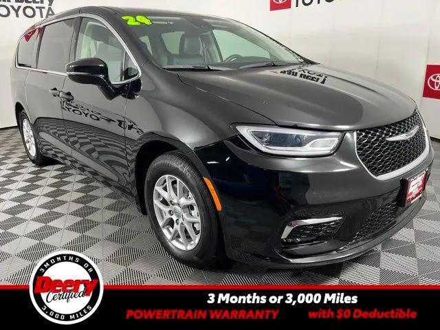 2024 Chrysler Pacifica Touring L for sale in Cedar Falls, IA