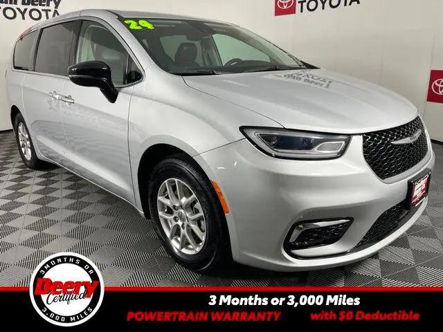 2024 Chrysler Pacifica Touring L for sale in Cedar Falls, IA