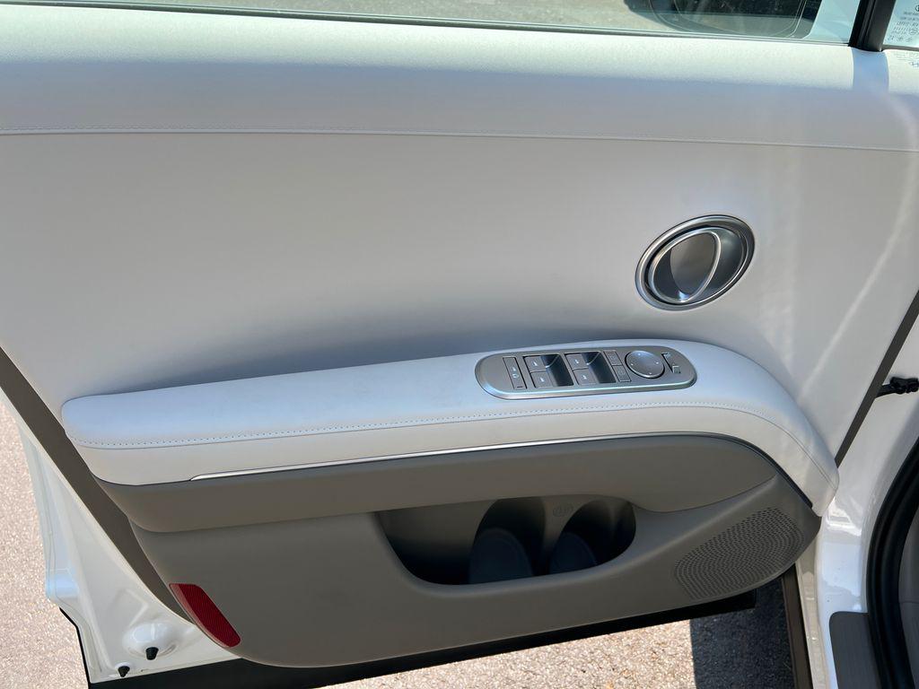 New 2026 White Hyundai SE FWD image 11
