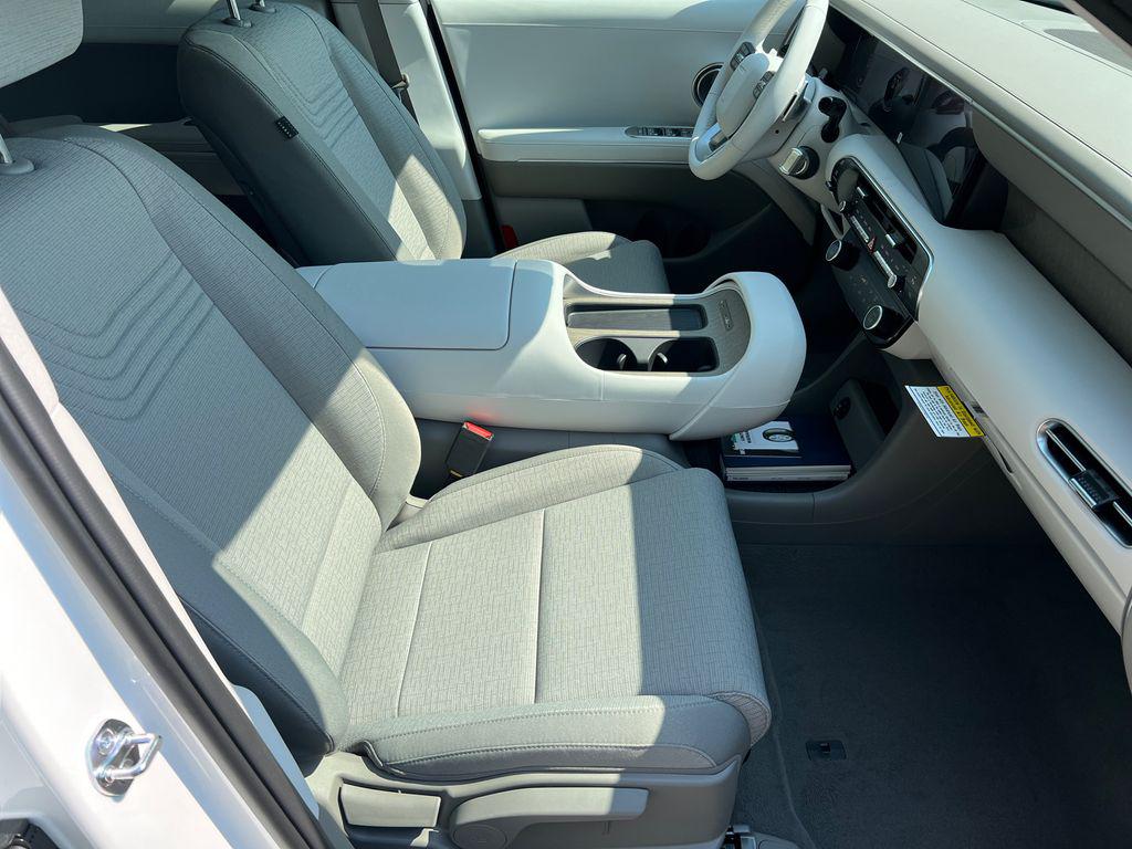 New 2026 White Hyundai SE FWD image 14