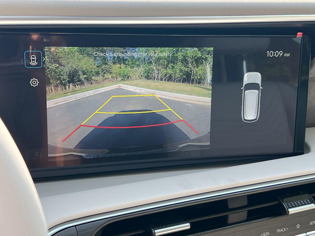 New 2026 White Hyundai SE FWD image 28