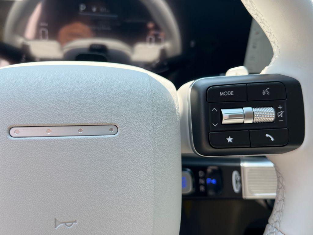 New 2026 White Hyundai SE FWD image 32