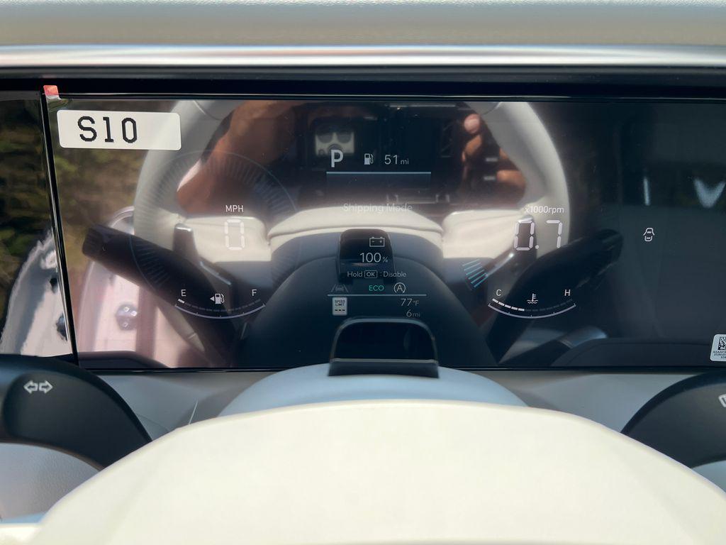 New 2026 White Hyundai SE FWD image 33