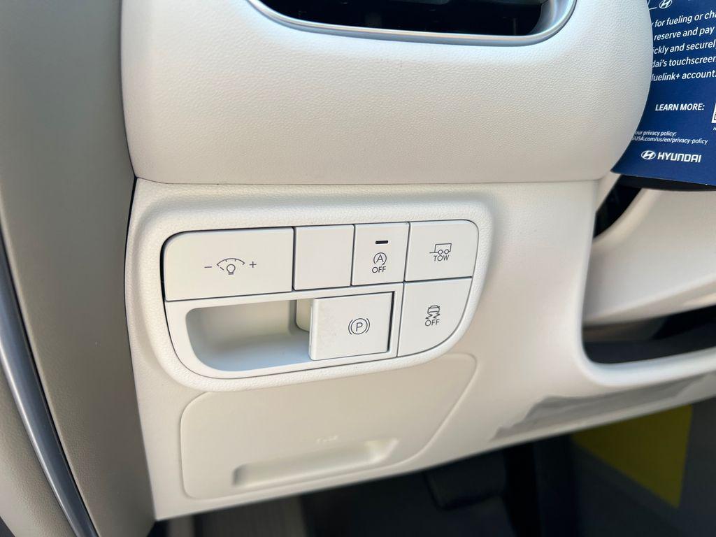New 2026 White Hyundai SE FWD image 34