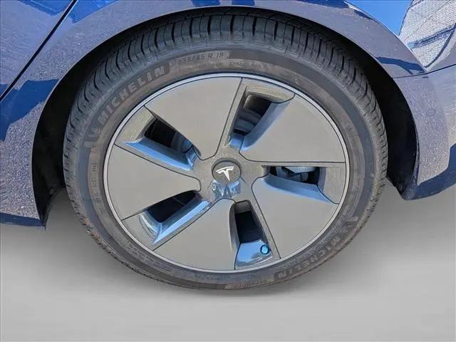 2021 Tesla Model 3 Standard Range Plus Rear-Wheel Drive