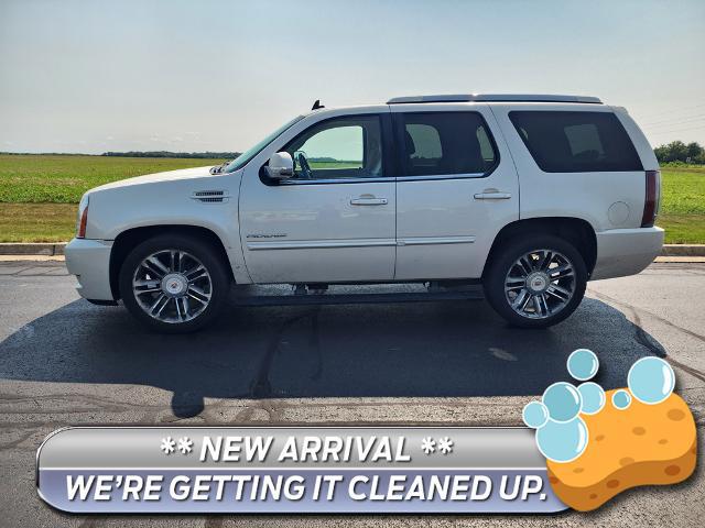 2013 Cadillac Escalade Premium for sale in Watseka, IL