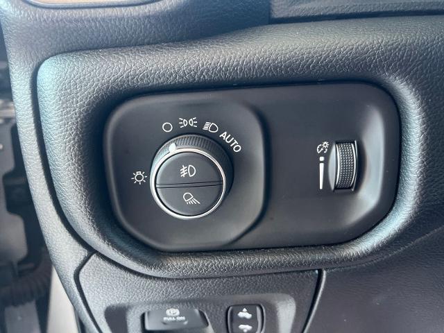 2021 Ram 1500 Big Horn Crew Cab 4x4 5'7" Box