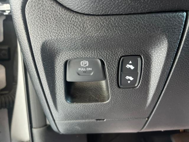 2021 Ram 1500 Big Horn Crew Cab 4x4 5'7" Box