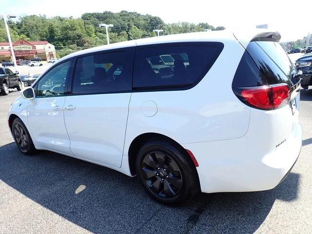 2020 Chrysler Pacifica Hybrid Touring 2020 Chrysler Pacifica Hybrid Touring