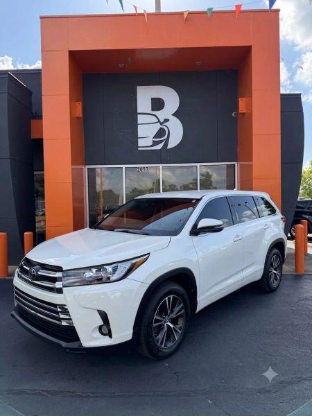2017 Toyota Highlander LE Plus for sale in Memphis, TN