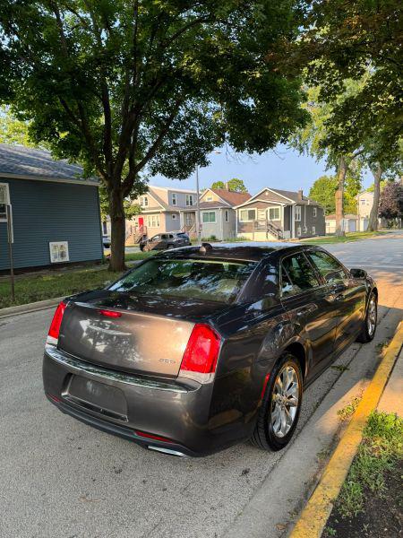 2016 Chrysler 300 Limited