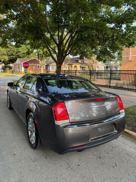 2016 Chrysler 300 Limited