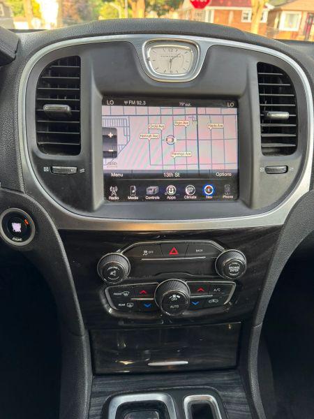 2016 Chrysler 300 Limited