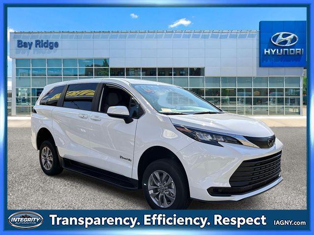 2026 Toyota Sienna LE for sale in BROOKLYN, NY