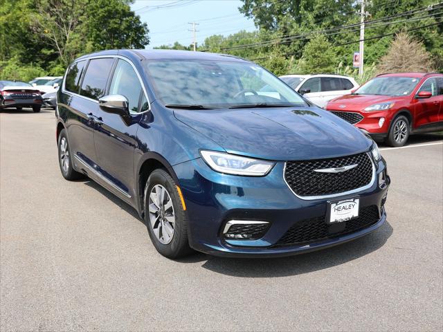 2023 Chrysler Pacifica Hybrid Limited for sale in FISHKILL, NY