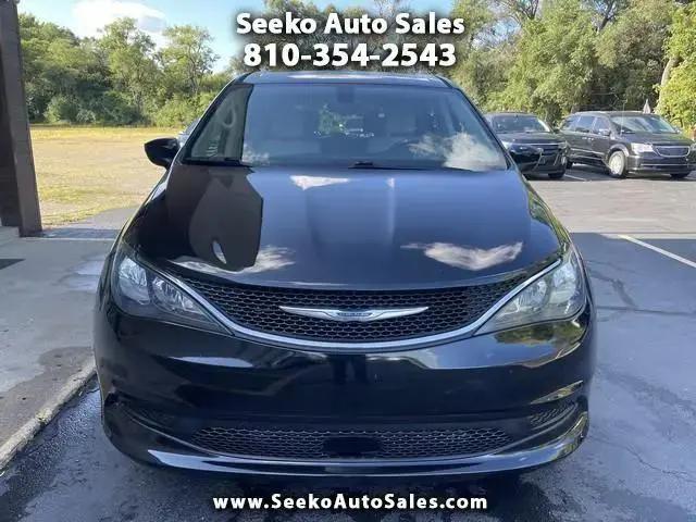 2017 Chrysler Pacifica LX for sale in Flint, MI