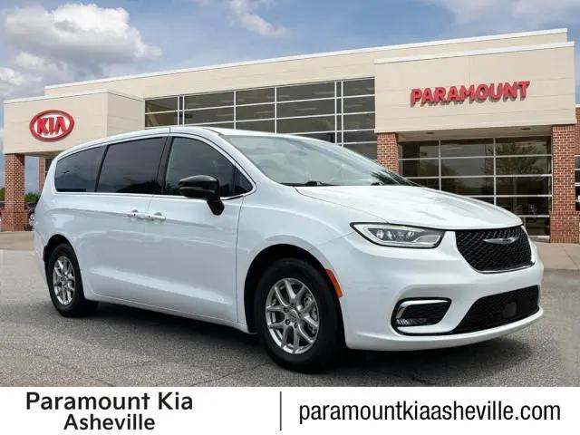 2025 Chrysler Pacifica Select for sale in Asheville, NC