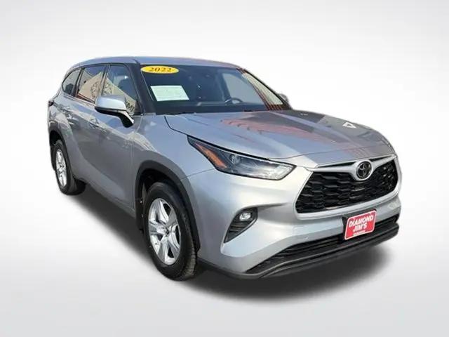 2022 Toyota Highlander LE for sale in West Allis, WI