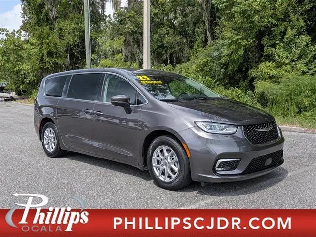 2023 Chrysler Pacifica Touring L for sale in Ocala, FL
