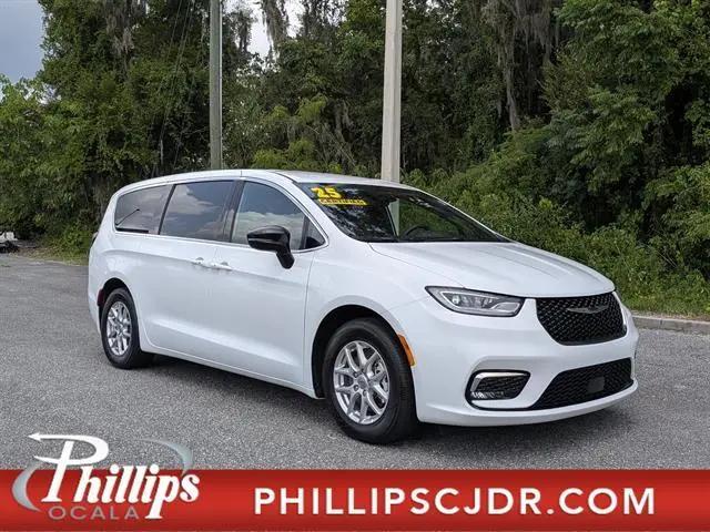 2025 Chrysler Pacifica Select for sale in Ocala, FL
