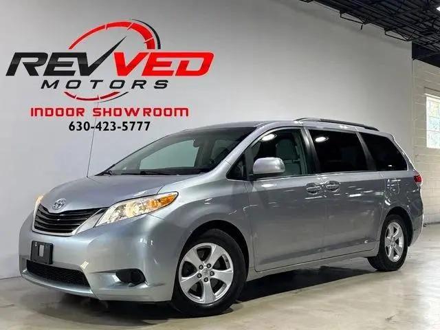2012 Toyota Sienna LE V6 8 Passenger for sale in Addison, IL