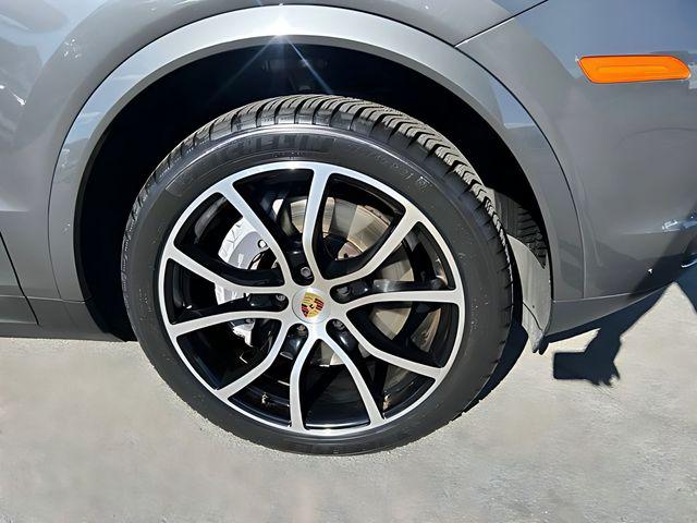 2021 Porsche Cayenne Base