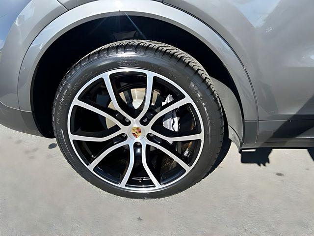 2021 Porsche Cayenne Base