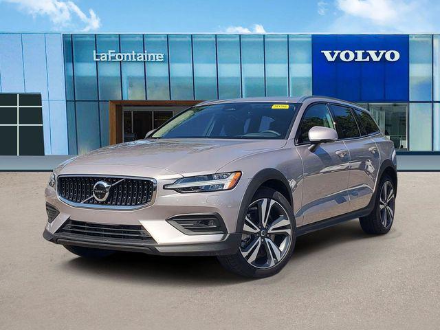 2026 Volvo V60 Cross Country Plus, B5 AWD Gas mild hybrid for sale in Farmington Hills, MI