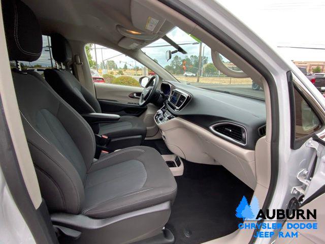2021 Chrysler Voyager L