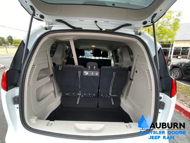 2021 Chrysler Voyager L