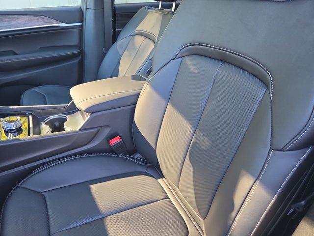 2027 Jeep Grand Cherokee GRAND CHEROKEE L LIMITED RESERVE 4X4 2027 Jeep Grand Cherokee GRAND CHEROKEE L LIMITED RESERVE 4X4
