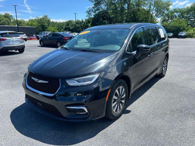 2022 Chrysler Pacifica Hybrid Touring L for sale in Carlisle, PA