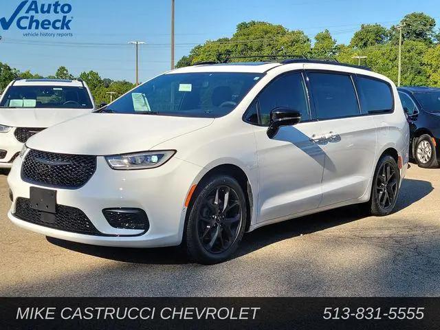 2024 Chrysler Pacifica Limited for sale in Milford, OH