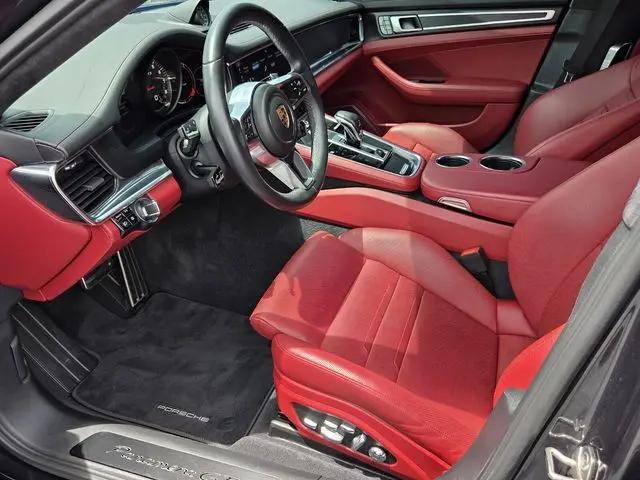 2020 Porsche Panamera GTS