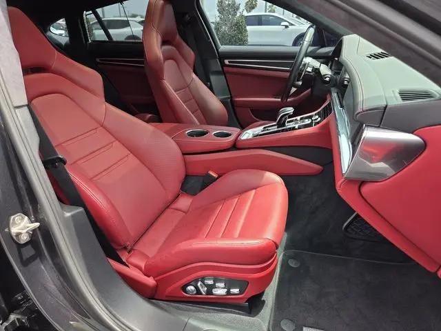 2020 Porsche Panamera GTS