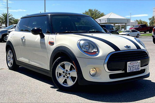 2017 MINI Hardtop Cooper