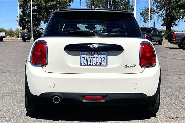 2017 MINI Hardtop Cooper